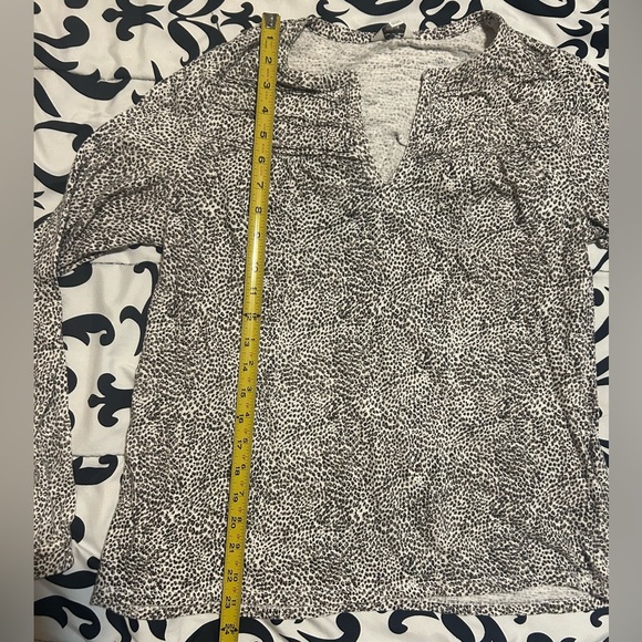 Lucky brand long sleeve leopard print shirt- size m - Picture 4 of 9